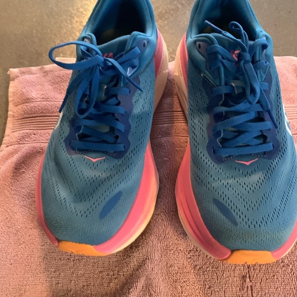 Hoka Shoes - For Sale Size Womens 11 Hoka tennis Shoes. Dont hv original INSOLE
